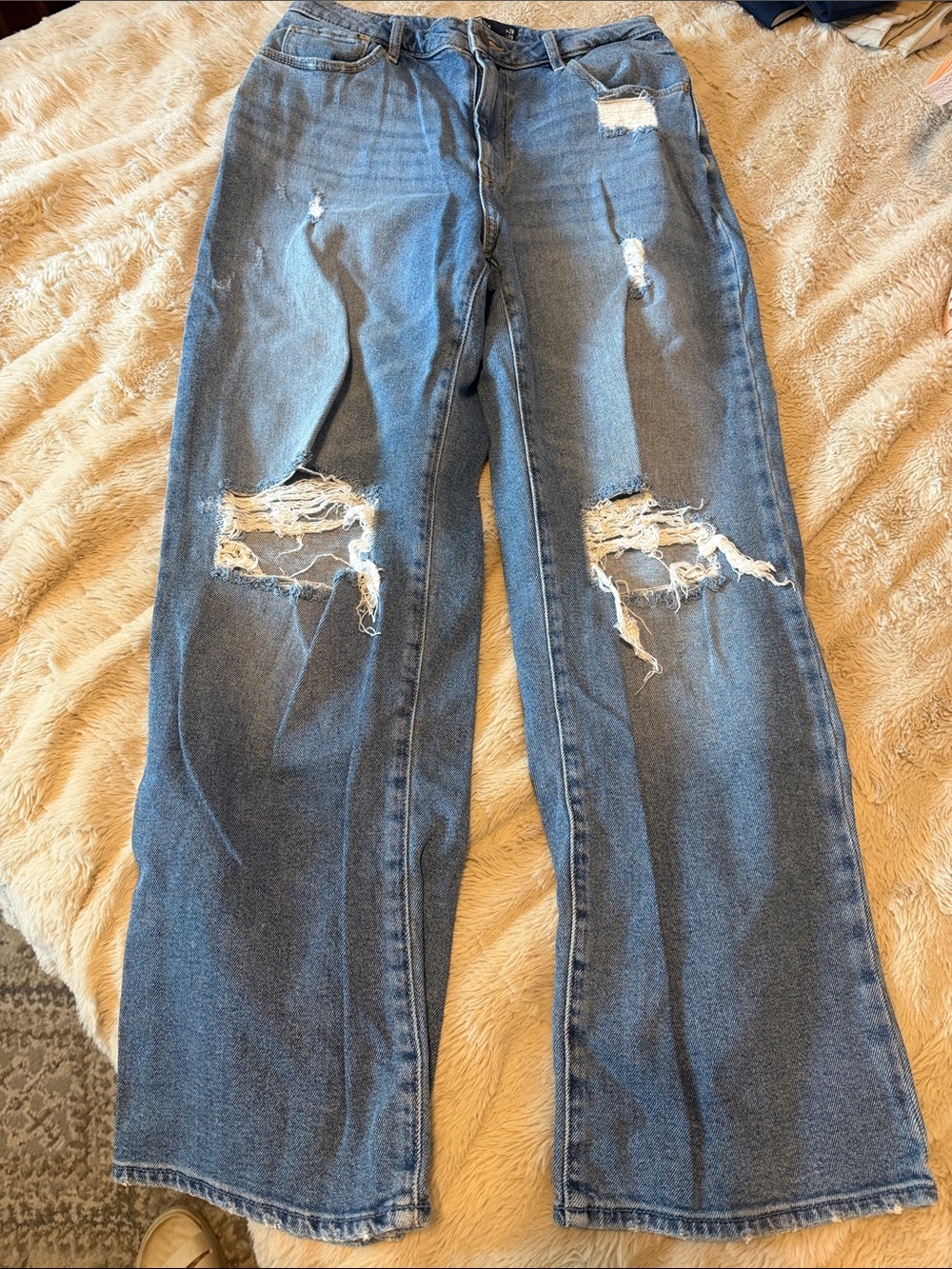Hollister Ultra High-Rise Dad Jeans in Light Blue Denim